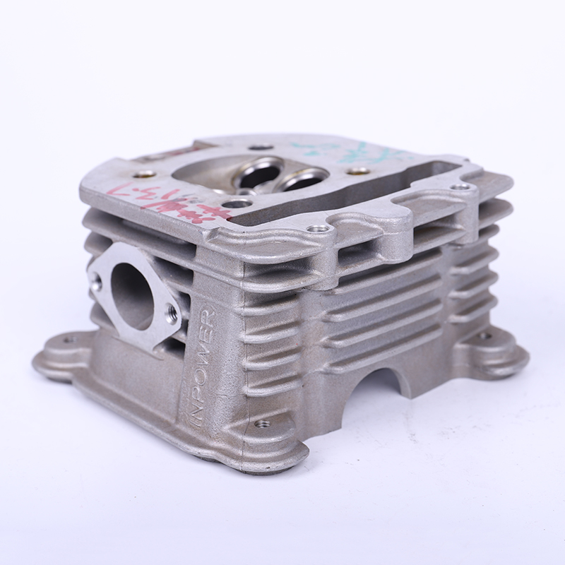 Válvulas de aluminio de fundición CNC al por mayor Cabezal de cilindro Piezas de motor de repuesto