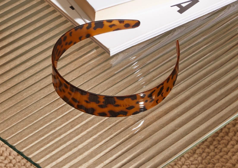 Adjustable Toothed Hairband for Daily Use