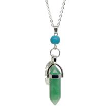 Collier pendentif prisme hexagonal en plumes d&#39;aventurine verte