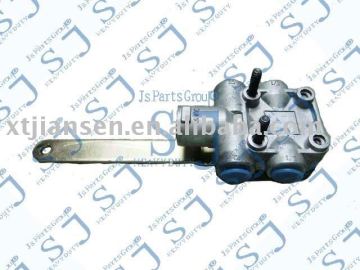 Mack & Freightliner Leveling Valve