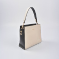 Bolso bandolera cuadrado chic con asa