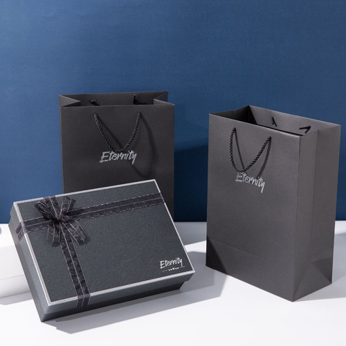 Niestandardowe opakowanie na prezent z czarnego papieru Niestandardowe, luksusowe, wysokiej jakości pudełka do pakowania w kartony