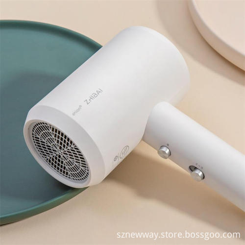 blow dryer