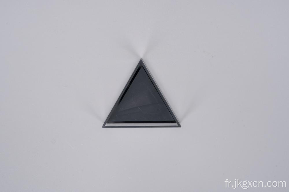 Triangle de quartz noir et blanc