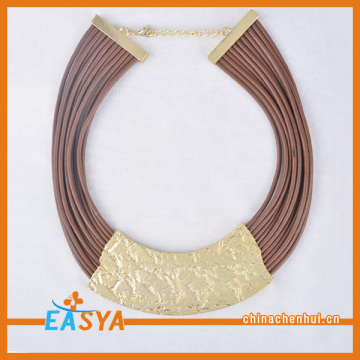 Collier chaîne arrière célèbre marque collier moule
