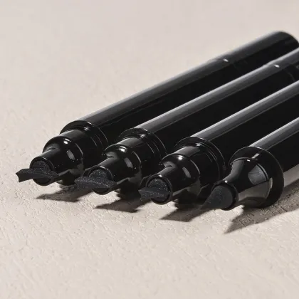 Waterproof High Pigment Slim Eyeliner Stamp with Wing Tip