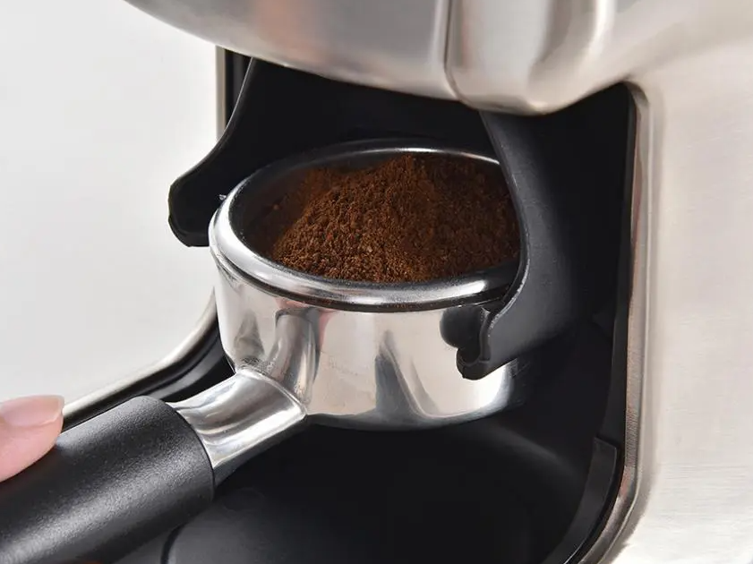 Coffee preparation method: grinding of coffee beans