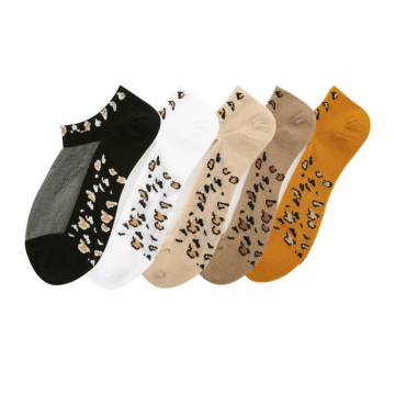 Polyester d'été respirant sueur-absorbant transparent léopard imprimer la soie de soie coton invisible chaussettes