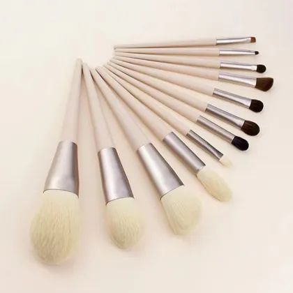 Hot Selling Portable Vegan Makeup Brush Set with Adorable Brush Holder: Your Ultimate Beauty Tool Collection