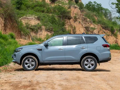 Dongfeng Nissan Paladin cost-effective comfortable mid-size SUV economical fuel vehicle with OTTC