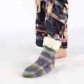 Weihnachtsknit -Strick -Slipper -Socken mit Griffen