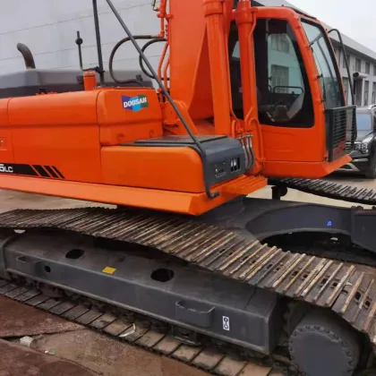 Used Doosan DX225 Excavator - Efficient Heavy Construction Equipment for Sale