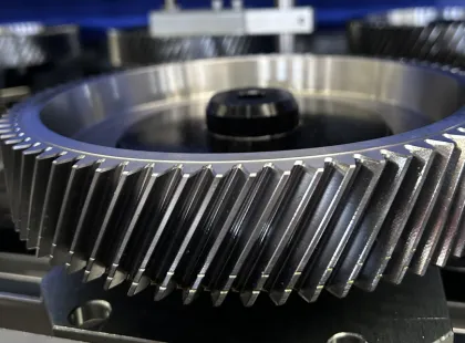 cnc gear hobbing machine cutting tooth chamfering machine