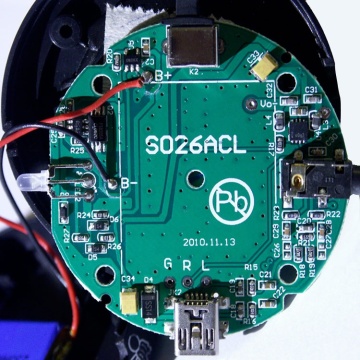 Assemblaggio del circuito stampato PCB per altoparlante