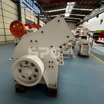 Best Selling Small Diesel Stone Concrete Portable Hammer Crusher with Vibrating Screen in 2023-2024