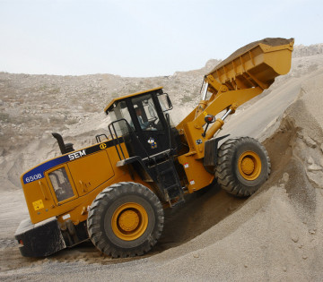 SEM 650B Wheel Loader with Rock Bucket