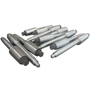 Arbres en acier au carbone forgés à matrice ouverte sur mesure forgés