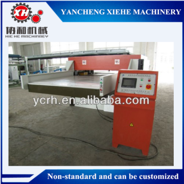 Double side feeding carpet hydraulic die cutting machine