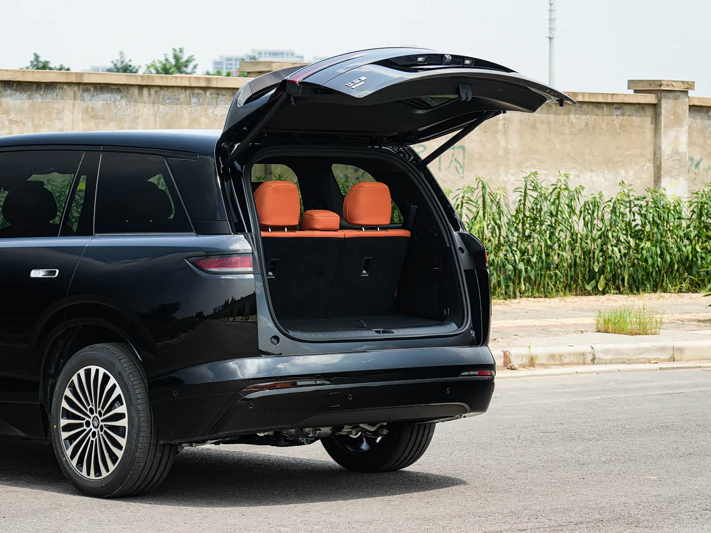 BYD Tang EV Long Range