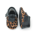 Mocasines de piel auténtica con estampado de leopardo para bebé