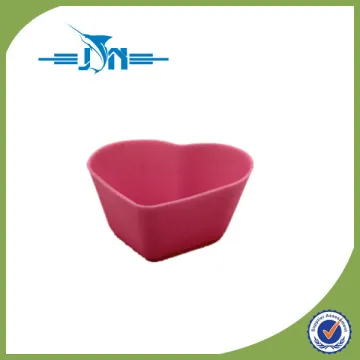 Plastic cake decorating plunger cutter
