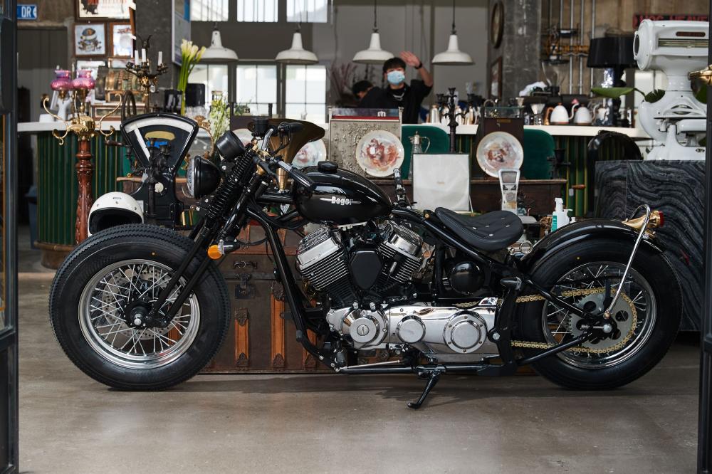 custom softail bobber style