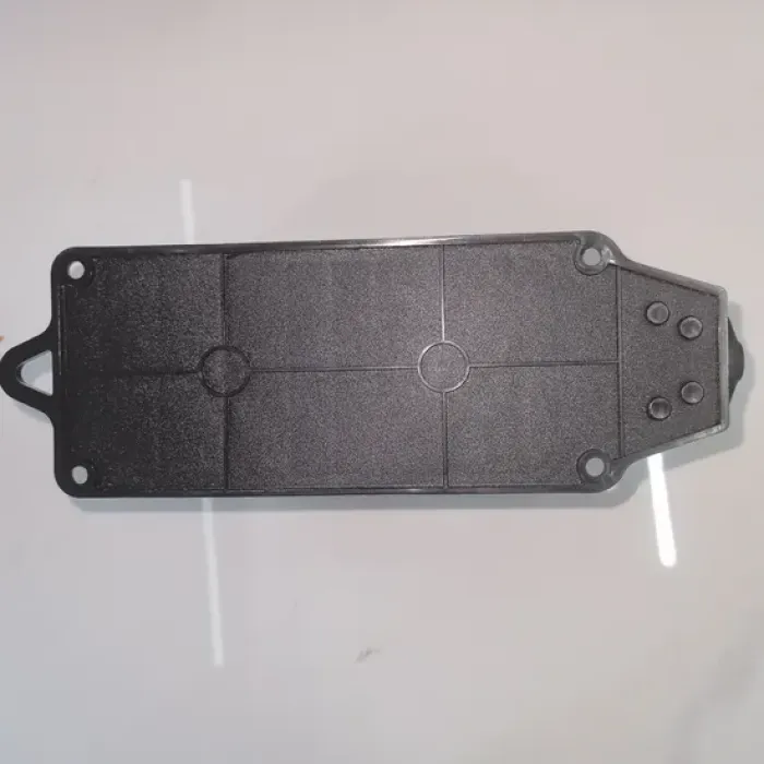 Soket Karet 2-Gang dengan Grounding dan Penutup IP44