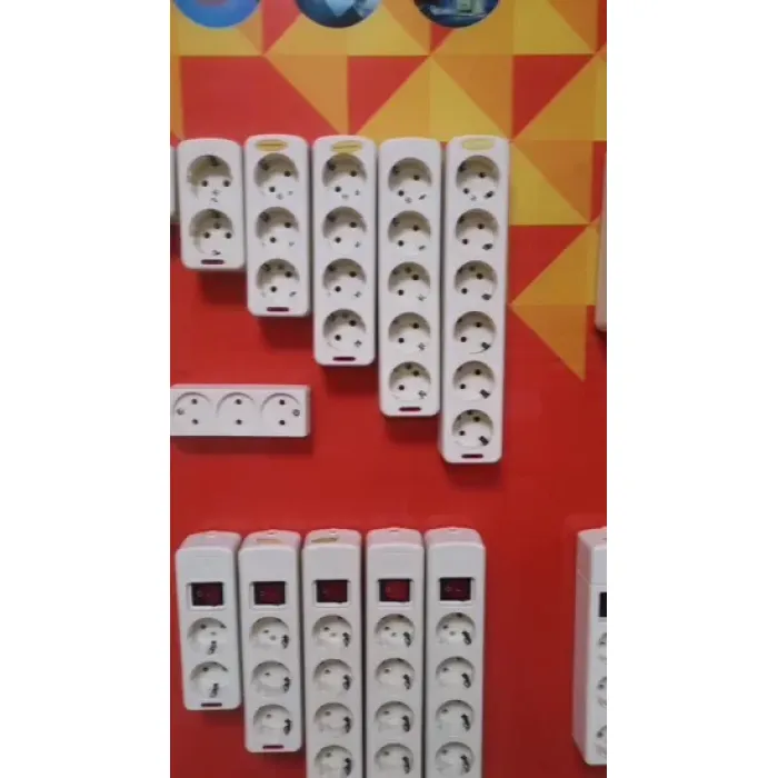 Soket Ekstensi Daya 3 Arah (E9003ES)