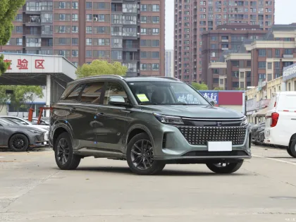 Top Affordable 2023 Plug-in Hybrid SUVs: SERES Landian E5 - A High-Speed Electric Car with Advanced Features