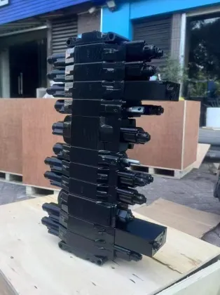 Doosan 60 Distribution Valve Assembly