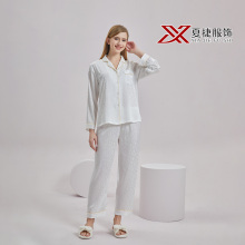 Камплект піжамы з белым золатам з леапардам