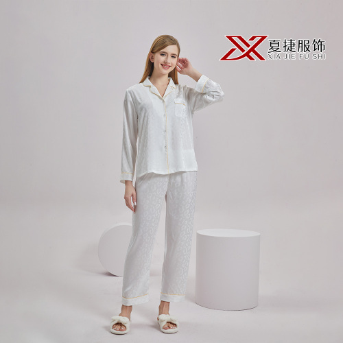 Комплект пижамы с леопардовой отделкой из белого золота