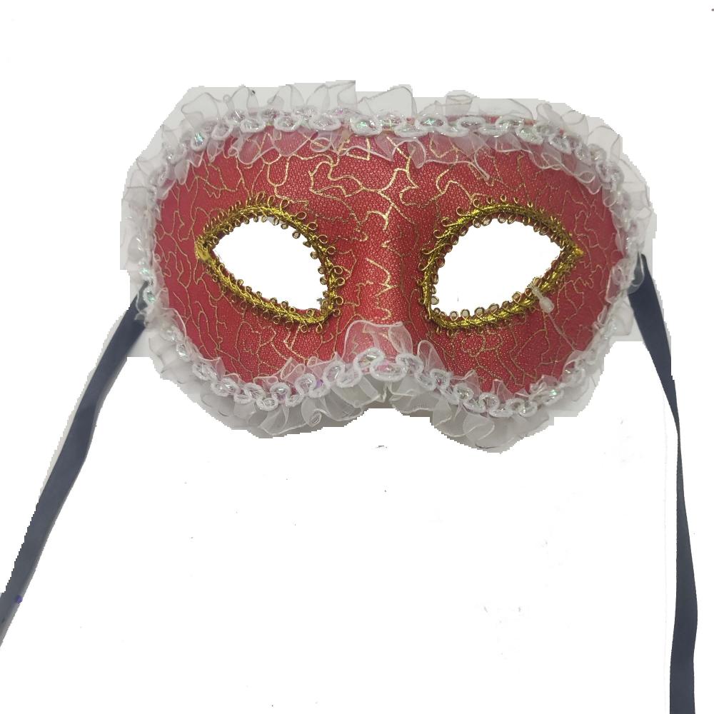 Mask with lace