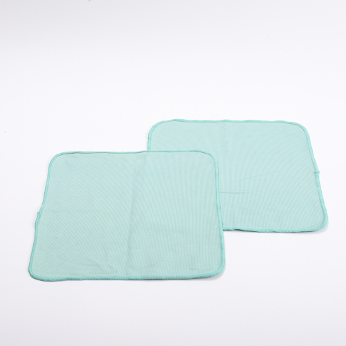 green microfiber glass cleaning cloth