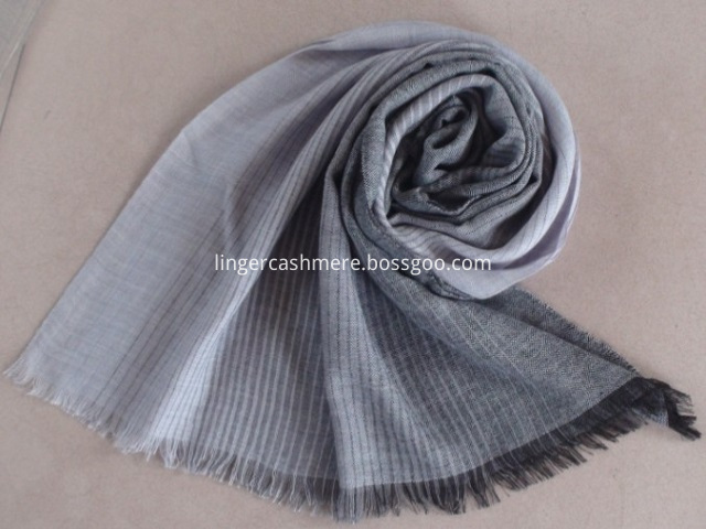 Simple Noble Lady Scarf