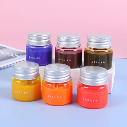 Platinum colored fountain pen ink