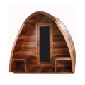 Pioggia esterna caduta di sauna tradizionale sauna