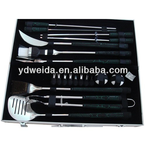 Plastic handle bbq tool set