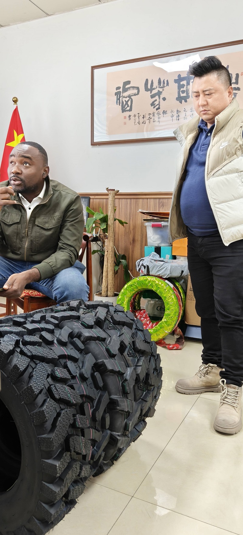 Sierra Leonean Customers Visit Rislife Tire and Sign Order for Two Containers on the Spot!