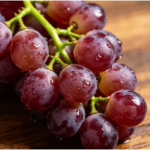 عنب أحمر طازج بدون بذور