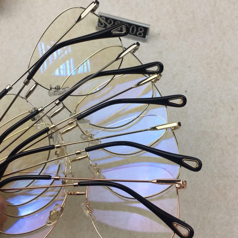 Oval Glasses Lady