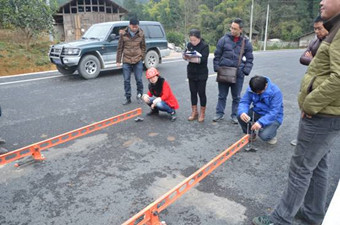 asphalt pavement falling weight deflectometer