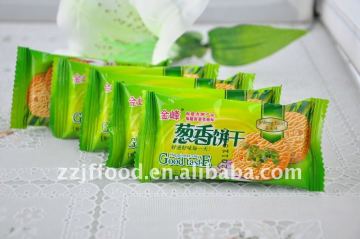 3 diameter round scallion biscuit
