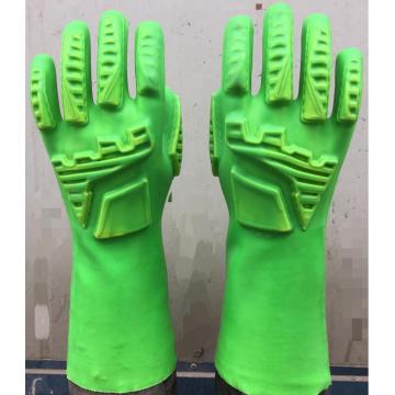 Guantes de PVC verde con TPR en la mano de vuelta