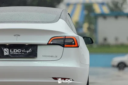 Glossy Aurora White car wrap