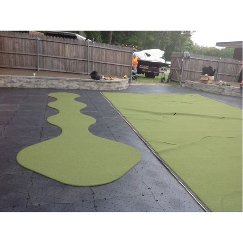 Alfombra de putting green para interiores y exteriores personalizada con tablero de PP