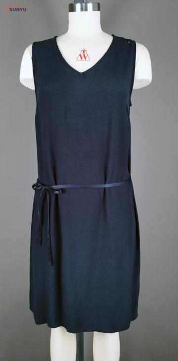Ladie's stain fabric sleeveless dress