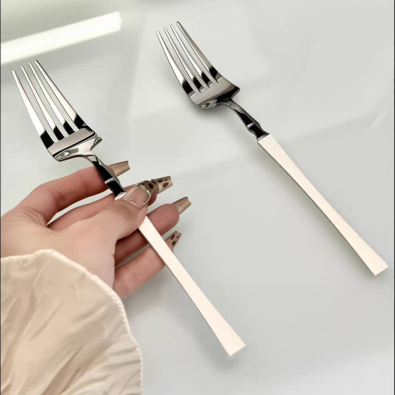 Creamy White Handle Dinner Fork