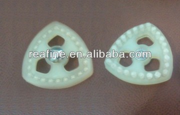 Sieve Cleaner of Triangular Type with Brush and Slider