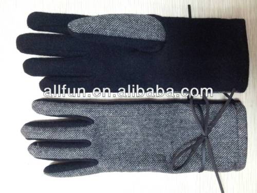 Elegant Houndstooth Gloves